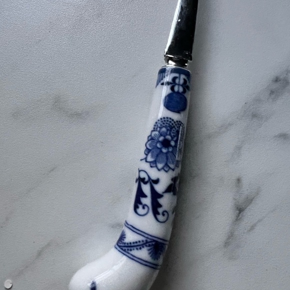 Sheffield England  Danube Porcelain Handle Slotted Onion 10” Serving Spoon - Picture 5 of 8